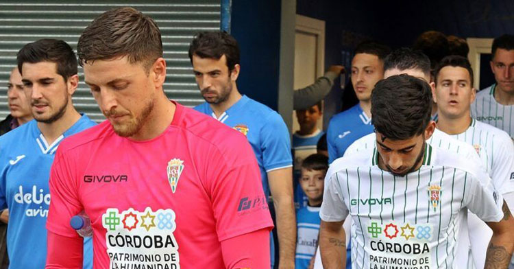 Las significativas caras de Carlos Marín y Calderón antes ya de arrancar el encuentro en el Fernando Torres. Foto: CCF