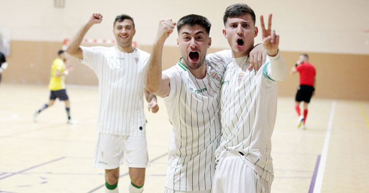 La celebración con rabia de los jóvenes jugadores blanquiverdes. Foto: Córdoba Futsal