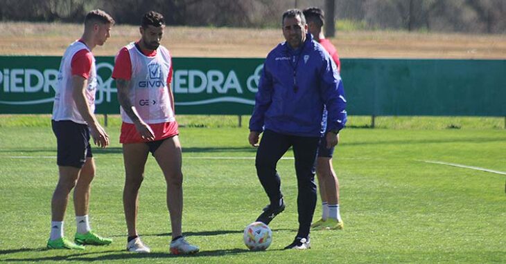 Germán Crespo junto a Alberto Jiménez y Jorge Moreno ¿Debutará el canario en Algeciras o volverá Jorge Moreno al once inicial?