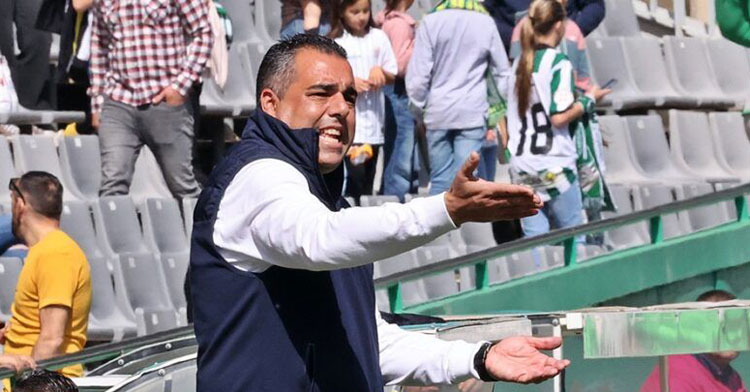 Germán Crespo con el gesto algo torcido en el encuentro del domingo ante el Ceuta. Foto: CCF