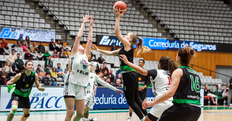 Una imagen de la última salida del Milar Córdoba Baloncesto Femenino en la Liga Challenge. Foto: Joventut de Badalona