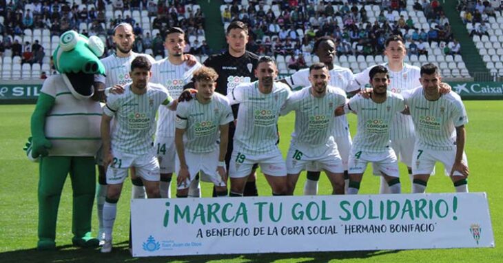 La alineación del Córdoba CF ante el Ceuta.