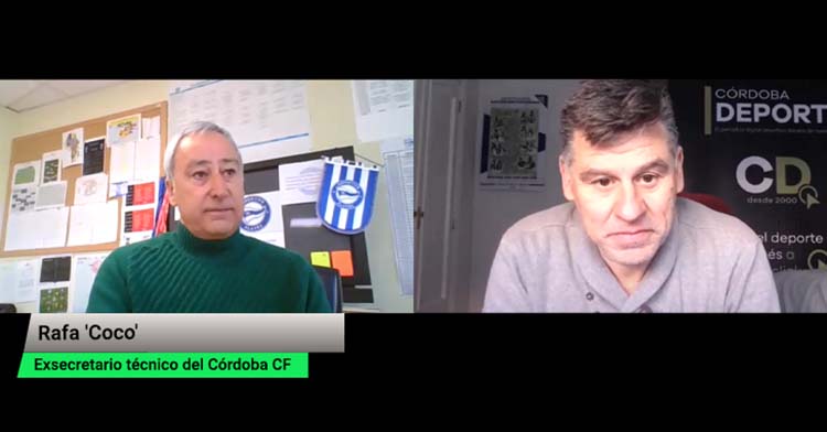 Rafa Ruiz 'Coco' departiendo con David Jurado desde el despacho de la secretaria técnica del Alavés.
