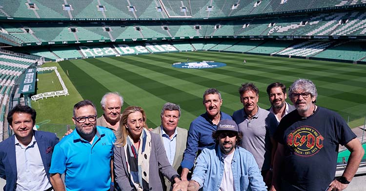 Yuyu, Alfonso Pérez Muñoz, Fidel Alonso o el periodista Jesús Márquez, entre otros invitados en la puesta de largo del Andalucía Equality en el Villamarín.