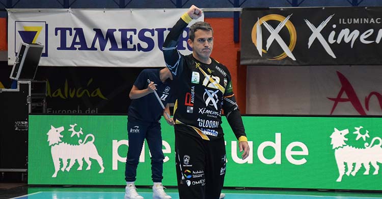 Brutal. Álvaro de Hita celebrando una de sus once paradas.