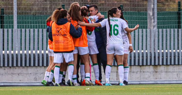 Las jugadoras de Alfonso Mesa celebrando uno de sus goles en Bilbao. Foto: @CordobaFemenino