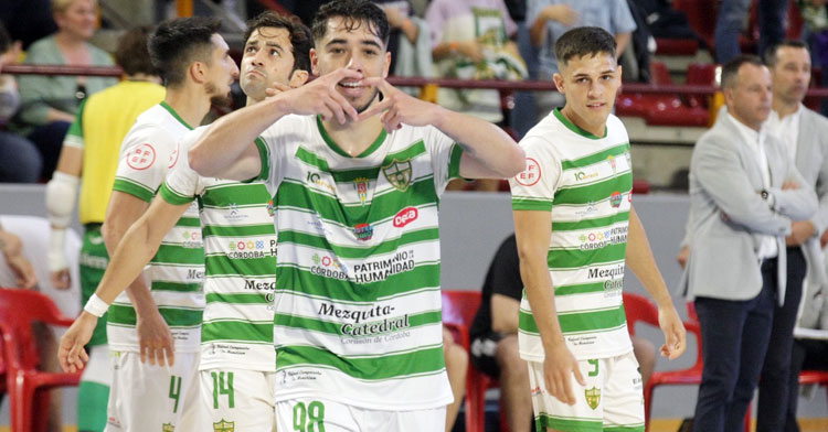Lucas Perin celebra el tanto que abrió el marcador. Foto: Córdoba Futsal