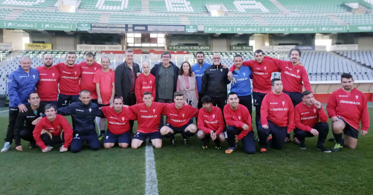 Integrantes del Córdoba CF Genuine posando en El Arcángel. Foto: IMDECO