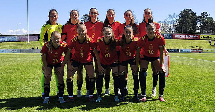 La formación de España sub19 ante Eslovenia. Foto: RFEF