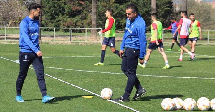 Germán Crespo y su segundo Óscar Ibáñez en uno de sus últimos entrenamientos con el Córdoba la semana pasada.