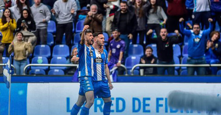 Quiles y Lucas Pérez celebrando el gol al Ceuta. Foto: Deportivo de La Coruña