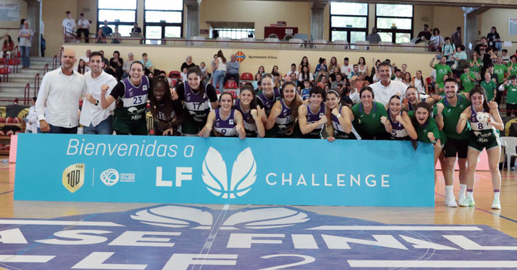La foto tras el ascenso del equipo malagueño. Foto: Unicaja CB