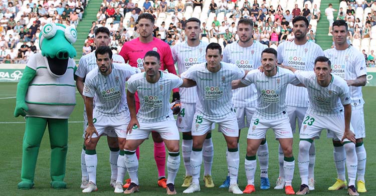 El once blanquiverde que tampoco pudo con el Deportivo de La Coruña.