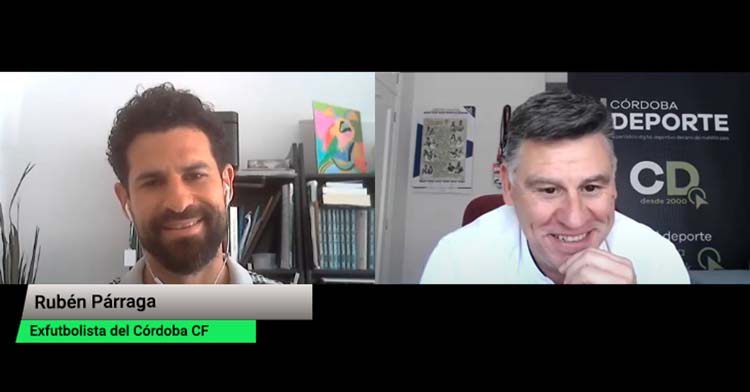 Rubén Párraga durante su charla futbolera y de la vida con David Jurado.