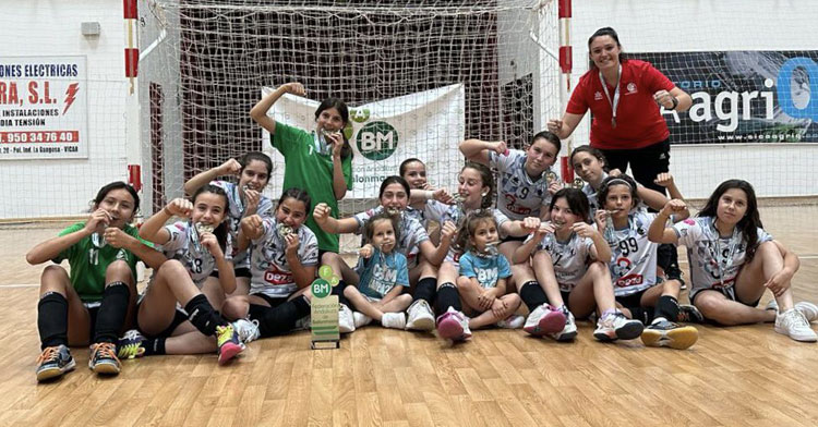 Las pequeñas de la factoría granate dieron la talla a las órdenes de Alba Cabanillas en Vícar. Foto: CBM