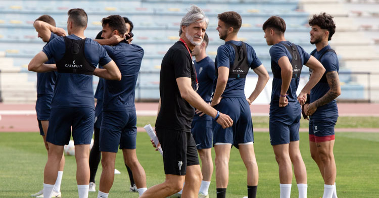 Pablo Alfaro en un entrenamiento con sus chicos. Foto: San Fernando CDI