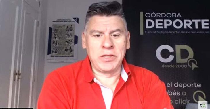 David Jurado analizando la imagen del Córdoba ya en el final de liga tras otra derrota.