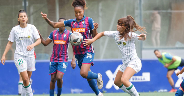 Un momento del duelo de la pasada jornada de las blanquiverdes en Unbe. Foto: SD Eibar