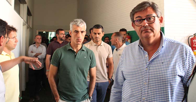 Javier González Calvo minutos antes de su despedida arropado por toda la plantilla y personal del club.