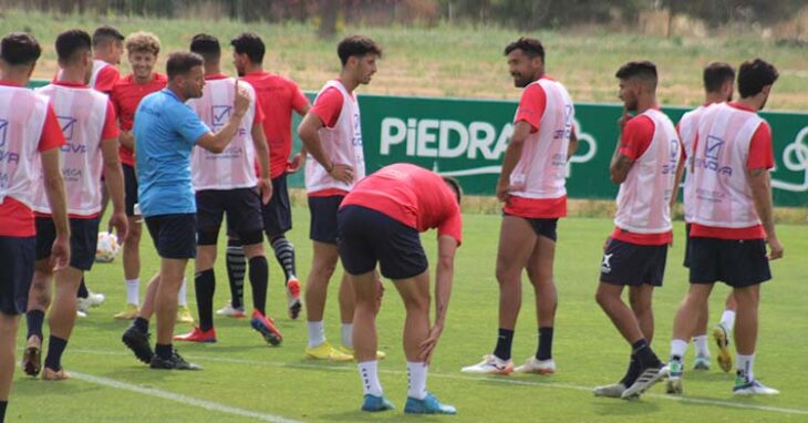 Día de despedidas en el Córdoba CF, desde Manuel Mosquera a más de la mitad de la plantilla.