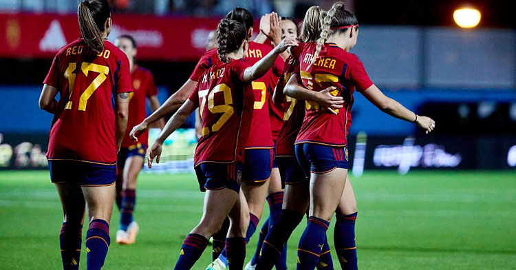 La celebración de uno de los tantos de España. Foto: RFEF