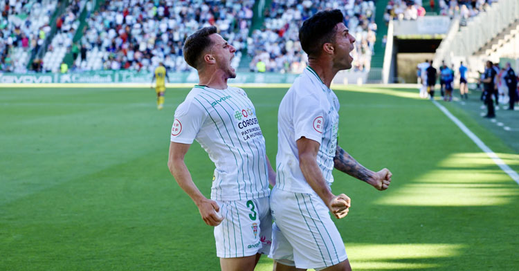 Ekaitz Jiménez celebrando un tanto junto a Willy. Foto: CCF