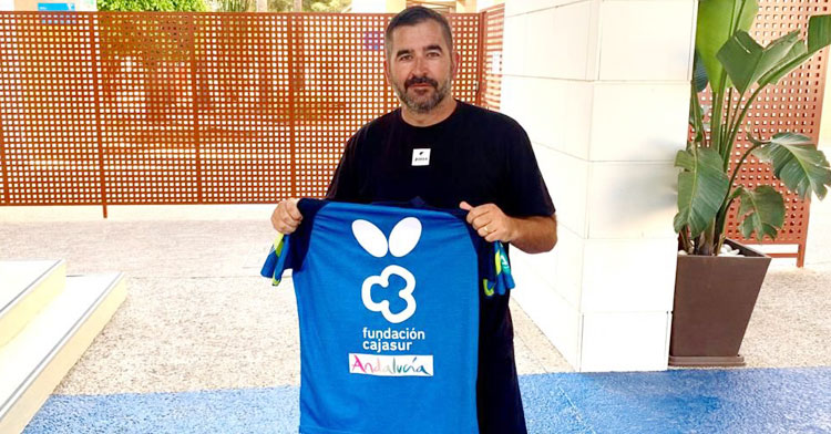 Jesús Cantero con la camiseta prieguense