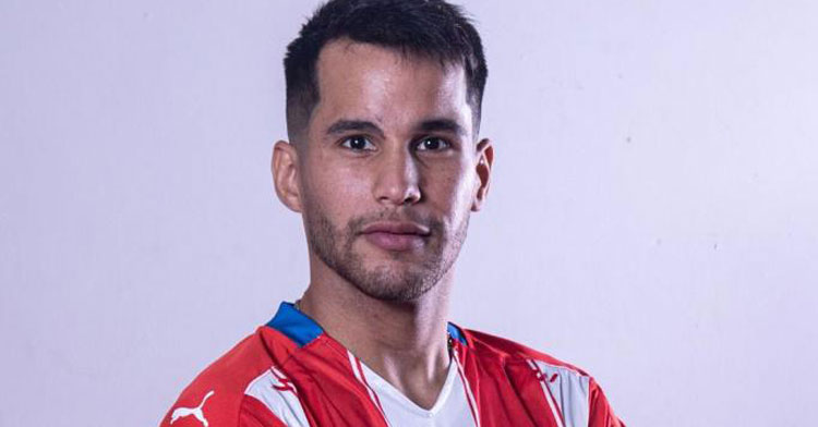 Damián Mareco con la elástica de su selección