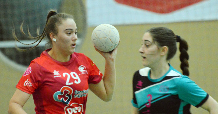 Marta García en un partido con el Igluvan CBM juvenil. Foto: CBM