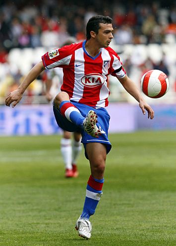Miguel de las Cuevas jugando con el Atlético de Madrid con 21 años.