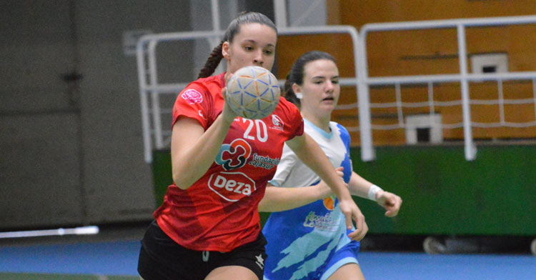 Amparo Blanco conduce un contragolpe. Foto: CBM