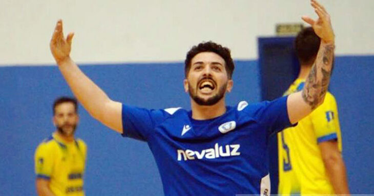 Dani Flores celebrando un gol en Écija. Foto cedida por el CD Bujalance FS