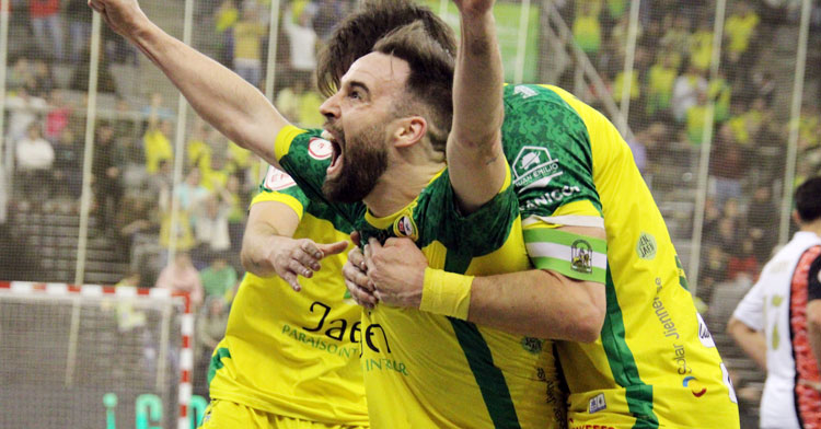 La alegría amarilla en la celebración de un gol. Foto: Jaén Paraíso Interior