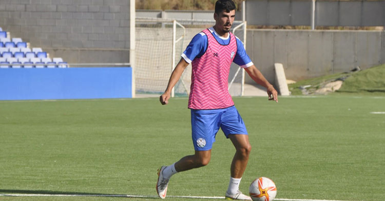 Nacho Fernández seguirá siendo celeste. Foto: Ciudad de Lucena