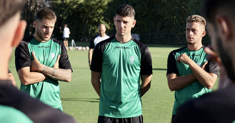 Alberto Toril entre Antonio Casas e Isma Ruiz.