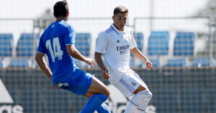 Álvaro Leiva jugando con el Real Madrid Castilla.