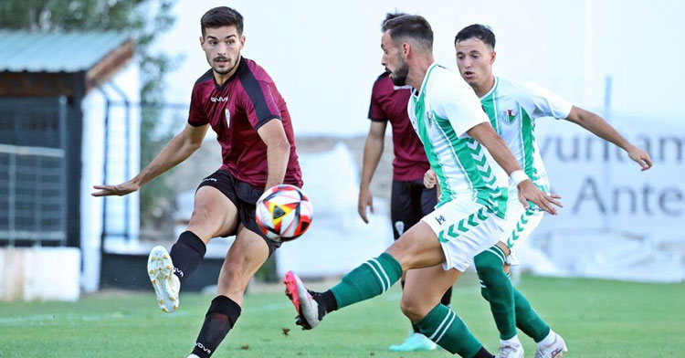 El Antequera-Córdoba oficial de liga será uno de los encuentros que tendrá que retransmitir ATM. Foto: CCF