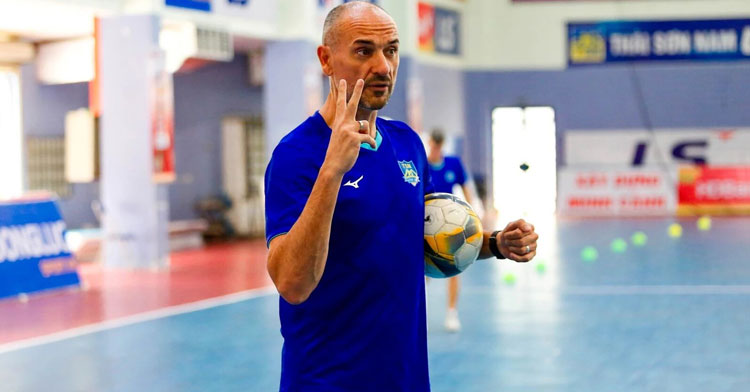 Antonio García en su etapa en Vietnam. Foto: TSN Futsal