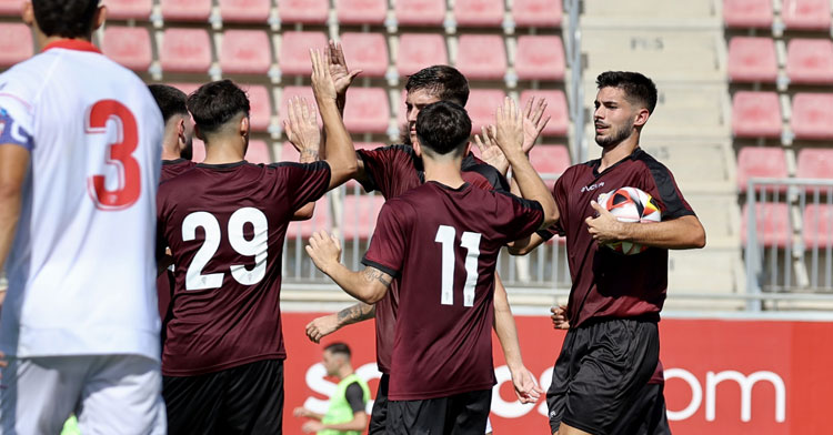 Óscar Jiménez celebrando su gol al Sevilla Atlético. Foto: CCF