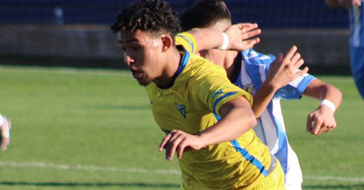 Keury jugando con el Tomares. Foto: @SalermPG