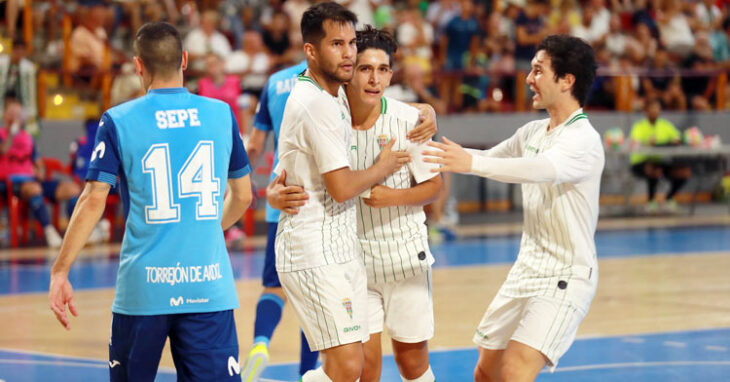 La celebración de uno de los goles blanquiverdes. Foto: Córdoba Futsal