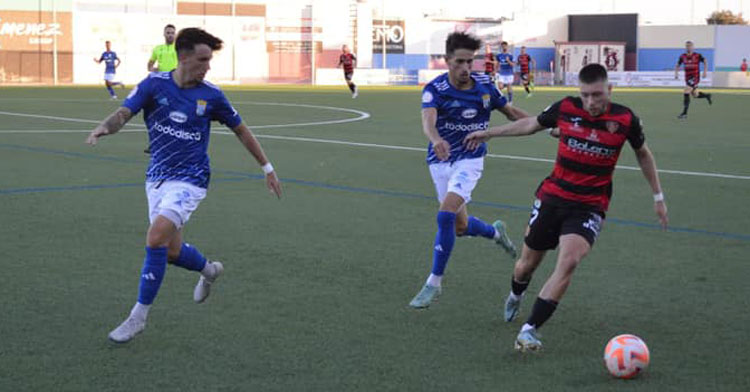 El cuadro rojinegro busca rematar la faena tras eliminar a Espeleño y Xerez CD. Foto: Tino Navas / Salerm Puente Genil