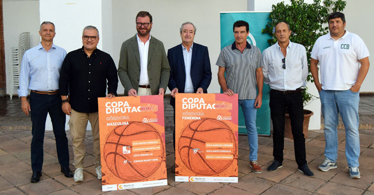 Antonio de Torres, presidente de la Federación Andaluza de Baloncesto y delegado en Córdoba, y Antonio Martín, el Delegado de Deportes y Protección Civil de la Diputación de Córdoba, dieron lustre al acto