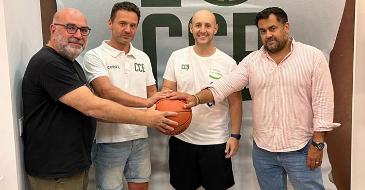 Las cabezas visibles del Coto Córdoba Club de Baloncesto el día de la presentación como entrenador de Alfredo Gálvez