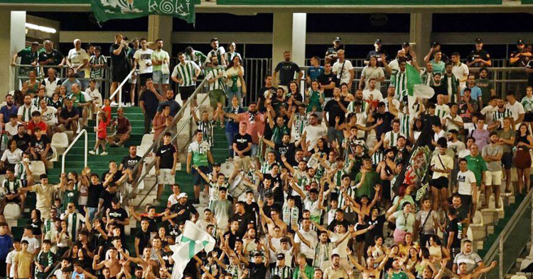 Una imagen de la afición cordobesista ante el Ibiza. Foto: CCF