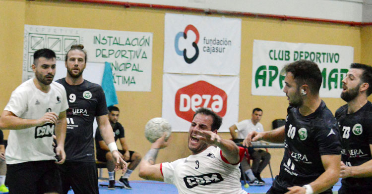Un lance del duelo ante Cajasur y Antequera. Foto: CBM
