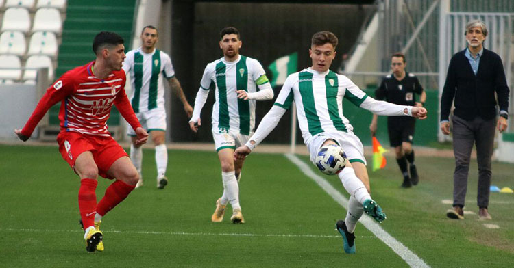 Un lance del último Córdoba-Recreativo Granada en El Arcángel, en 2021. Foto: CCF