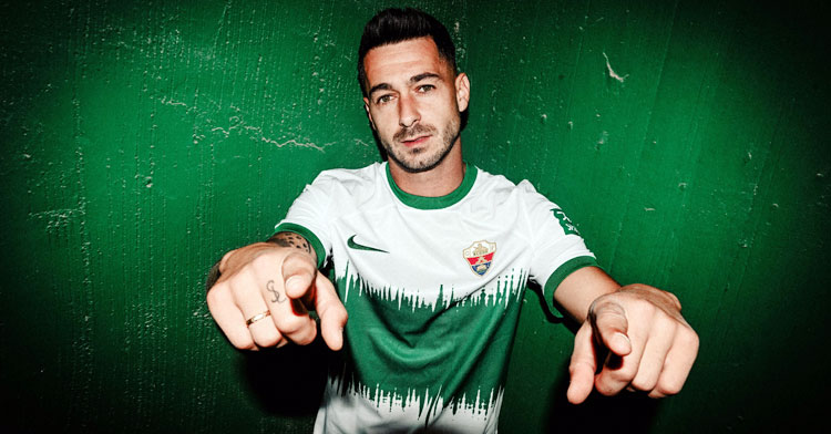 La foto con el que cuadro franjiverde anunció la vuelta del palmeño. Foto: Elche CF