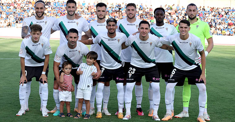 El once del Córdoba en San Fernando con el debut como titular de Lluis Tarrés.