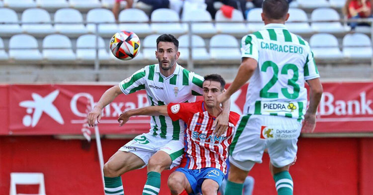Albarrán marcando a su par del Algeciras. Foto: CCF